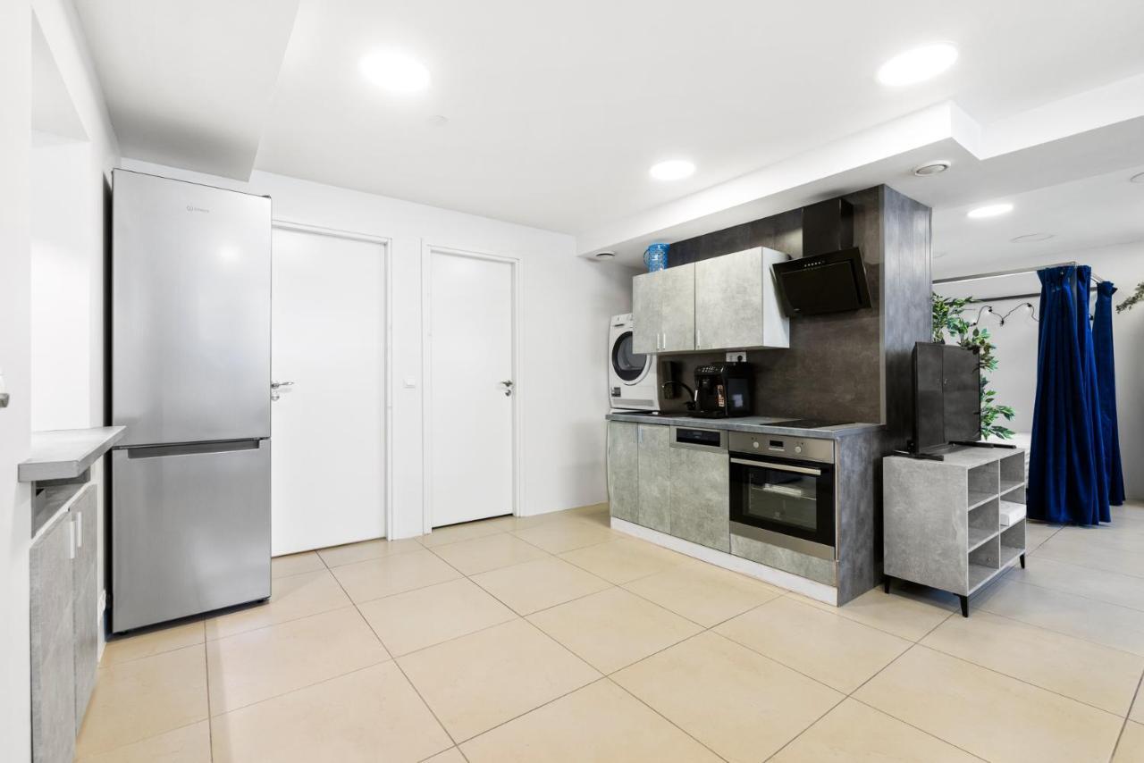 Sirena Apartment - Self Check-In And Free Parking 탈린 외부 사진