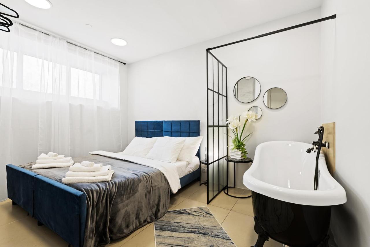 Sirena Apartment - Self Check-In And Free Parking 탈린 외부 사진